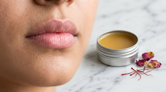 मऊ, निरोगी ओठ - petroleum-free Kumkumadi Lip Elixir Balm आयुर्वेदिक ओठ काळजी